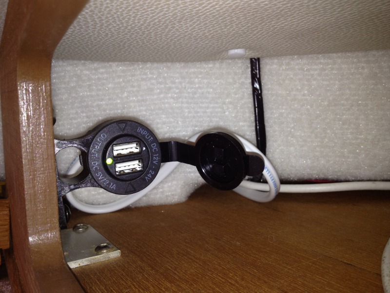 Port Overhead USB socket