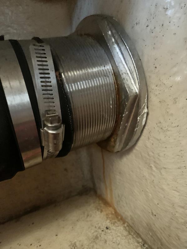 R27 exhaust port