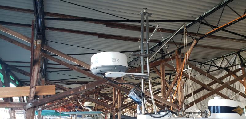 radar-mast-spotlight