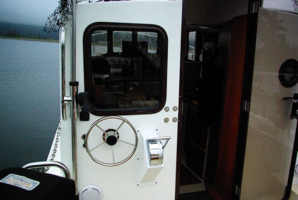 Rear Station with Kobelt controls +Steering helm +Autopilot +Net Holder (2a)