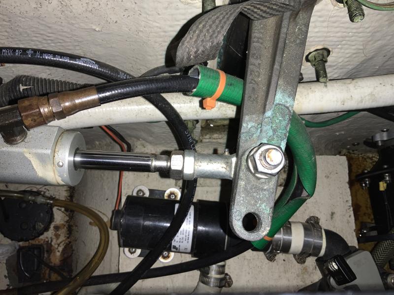 Rudder/Piston connection