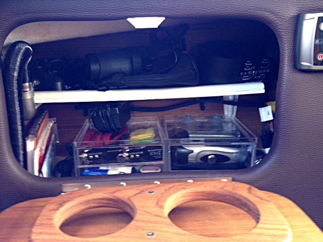 Shelf & drawer units in glove box