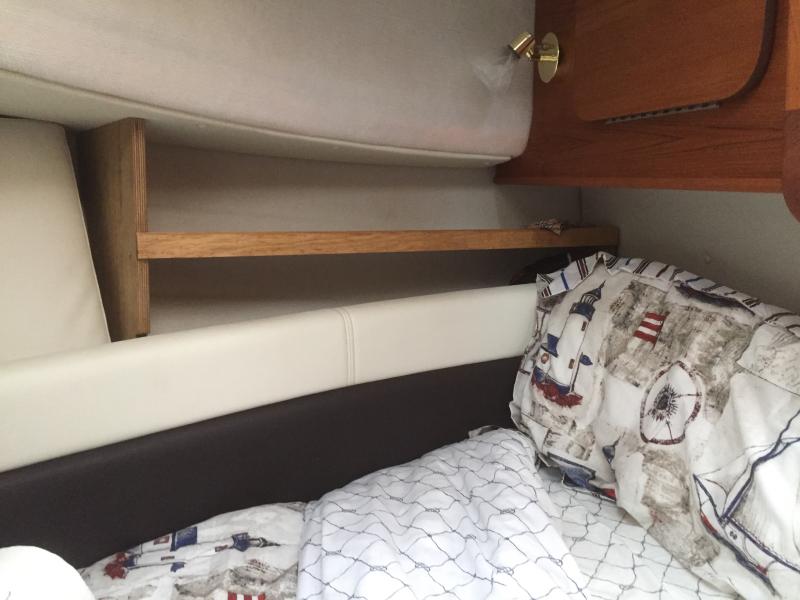 Shelfing in v-berth