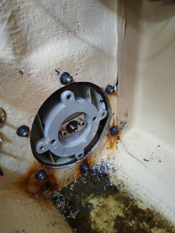 stern thruster_inside