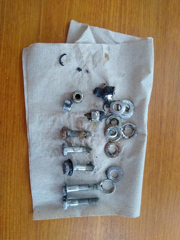 stern thruster_screws