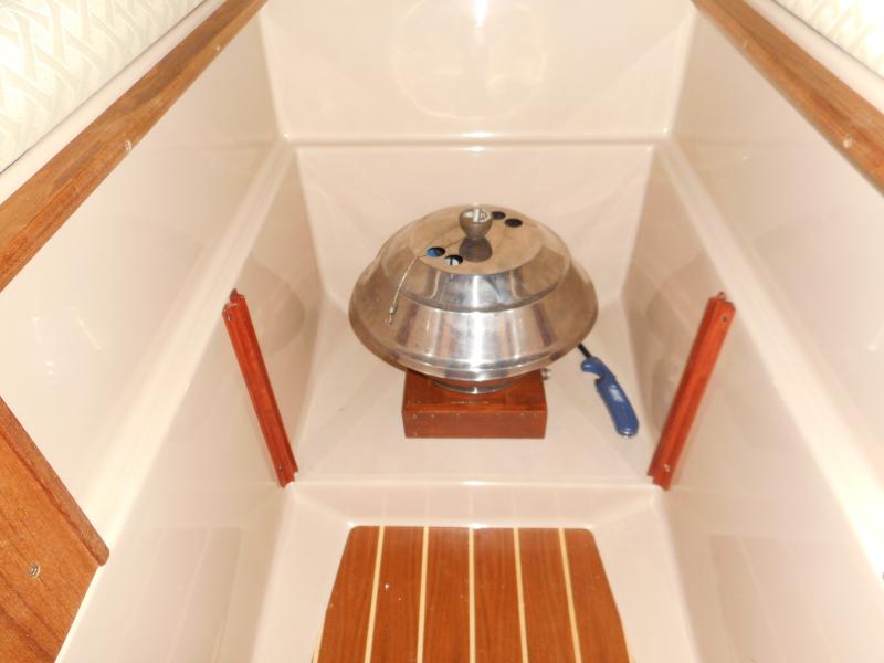 Storage under V-berth 1
