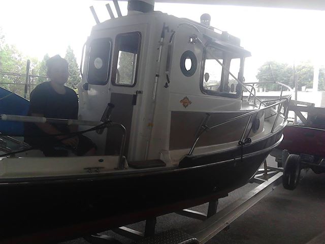 The "unnamed tug" arrives in Portland