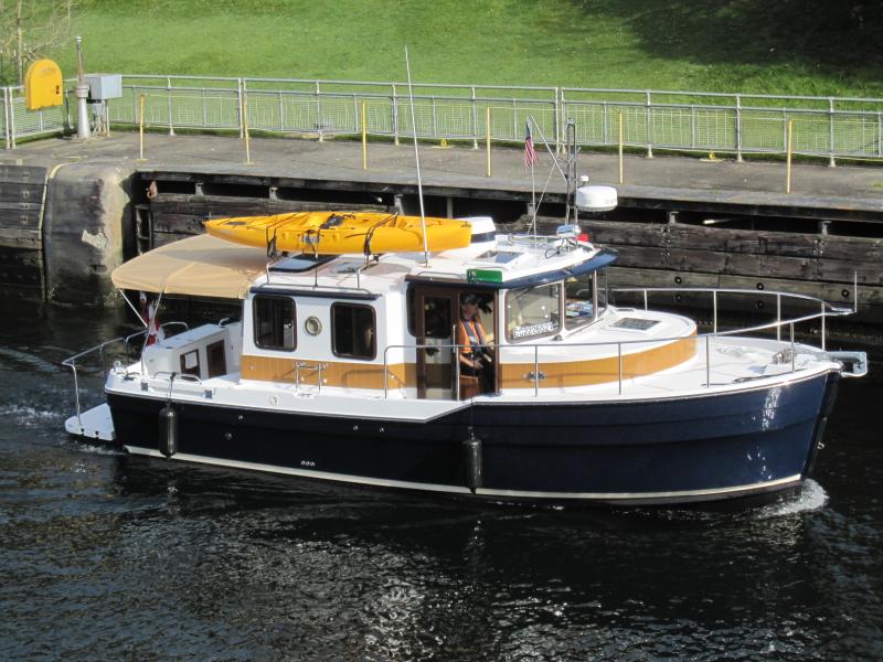 Tim and Kim in their new R-29 entering the locks