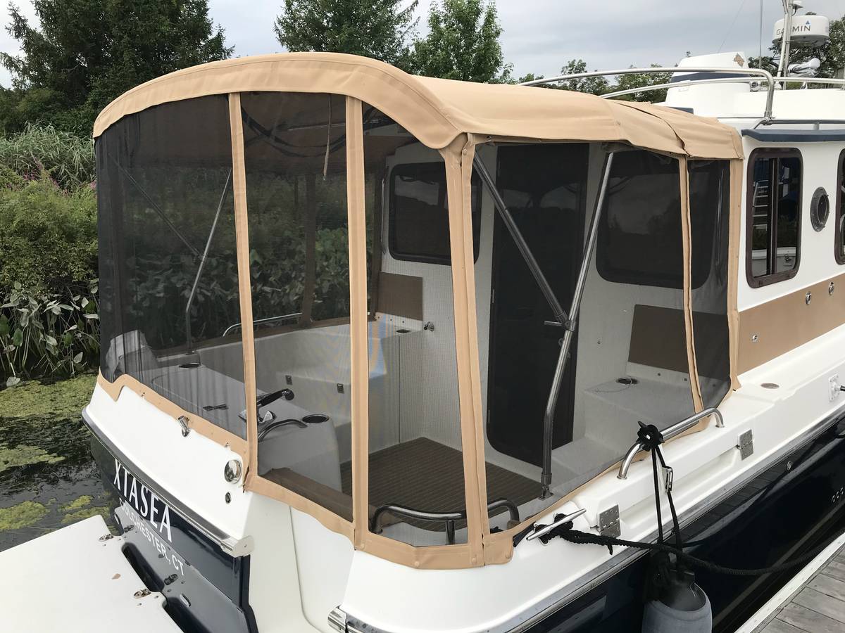 tug screens cockpit.JPG