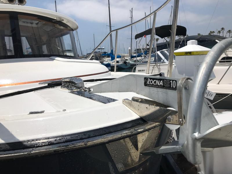 V700 WINDLASS LOW PROFILE