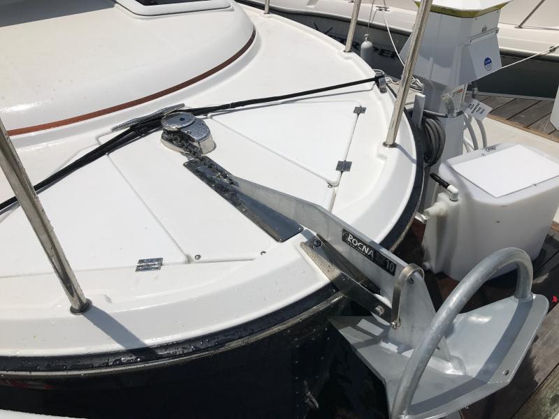V700 WINDLASS