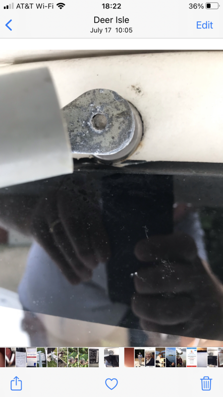 Wiper Head Puller Hole