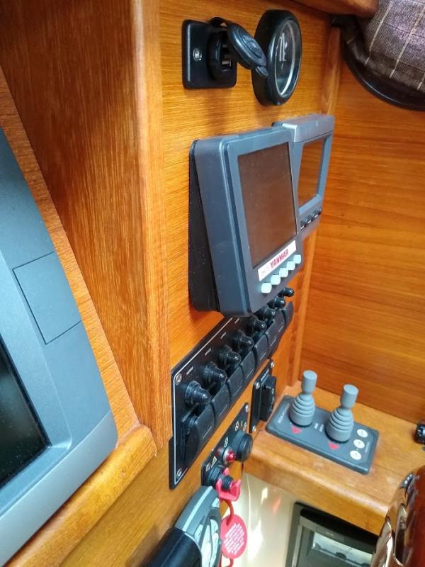 Yanmar display wedge