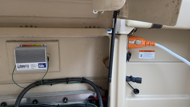 galvanic_isolator_and_smartplug.jpg
